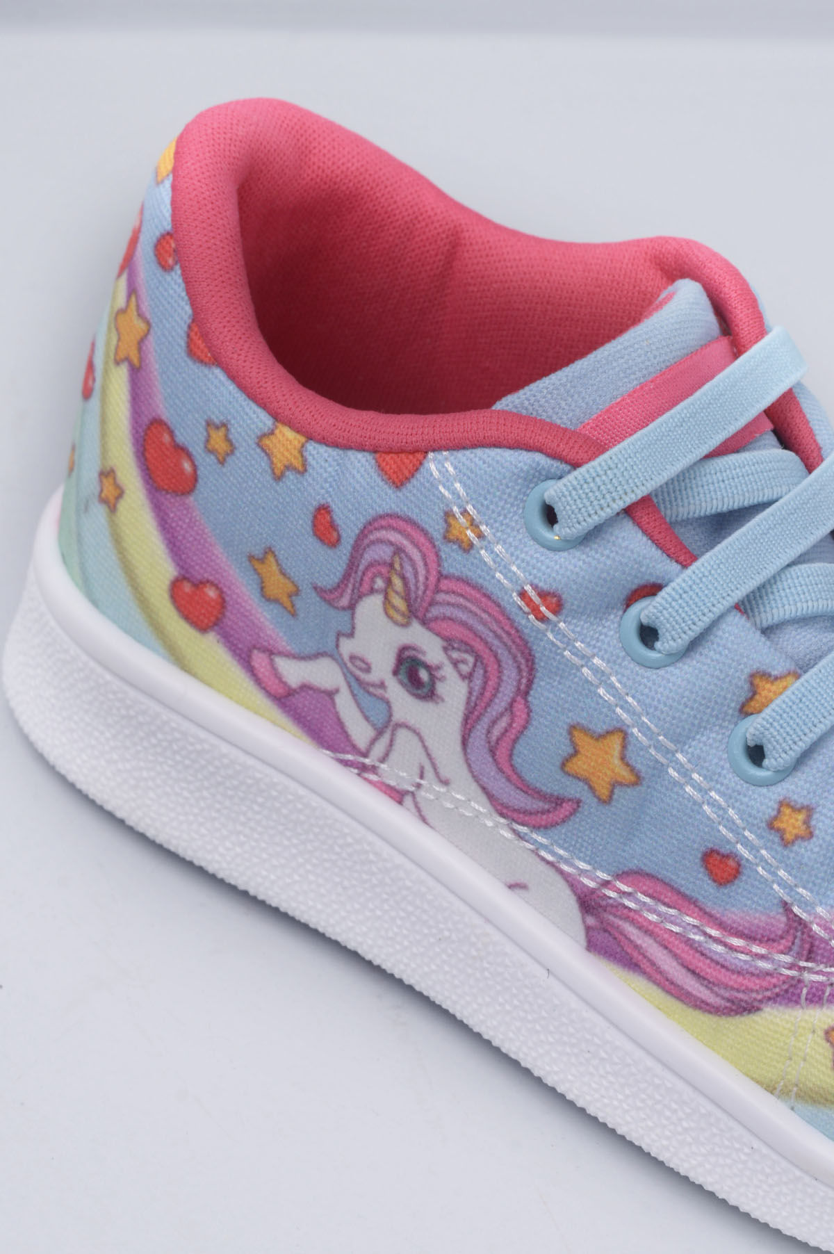 calcado infantil unicornio