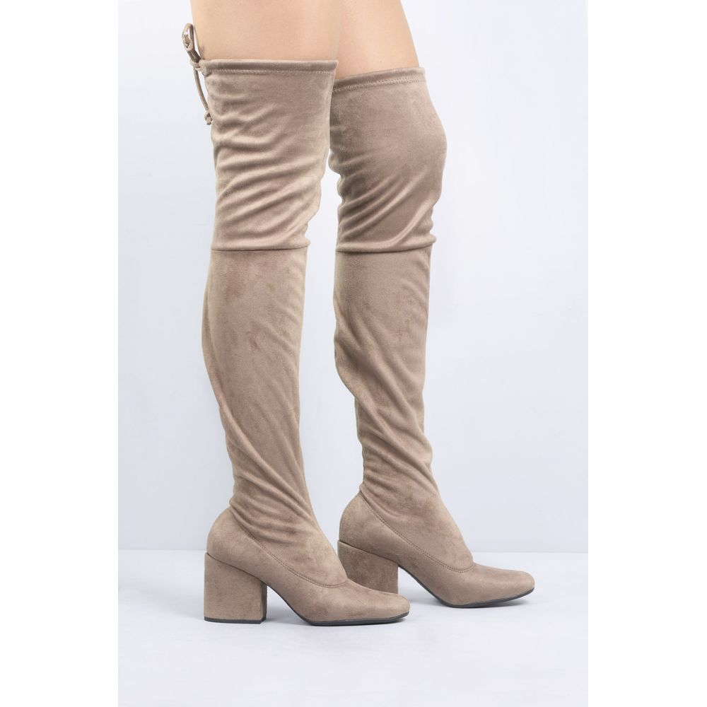 fotos de botas femininas de salto alto