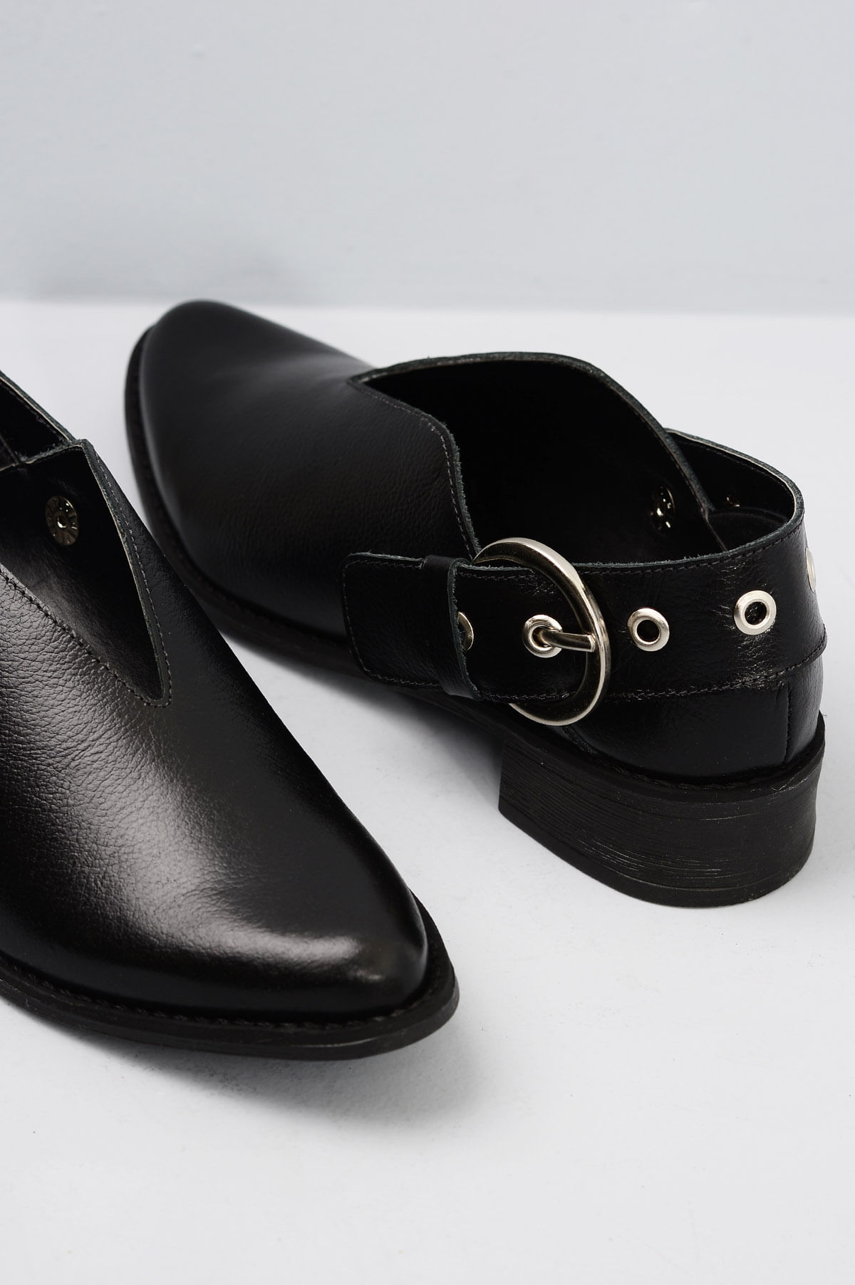 sapato baixo preto feminino