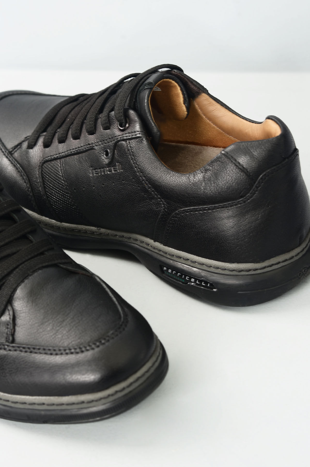 sapatenis ferricelli preto