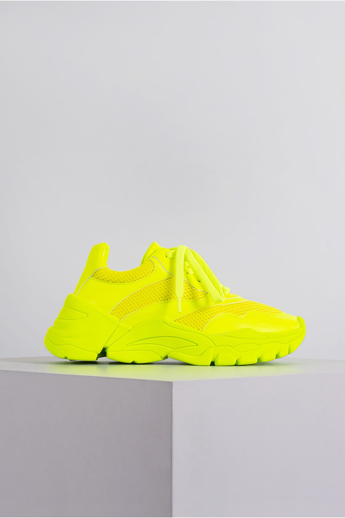 sapatos femininos neon