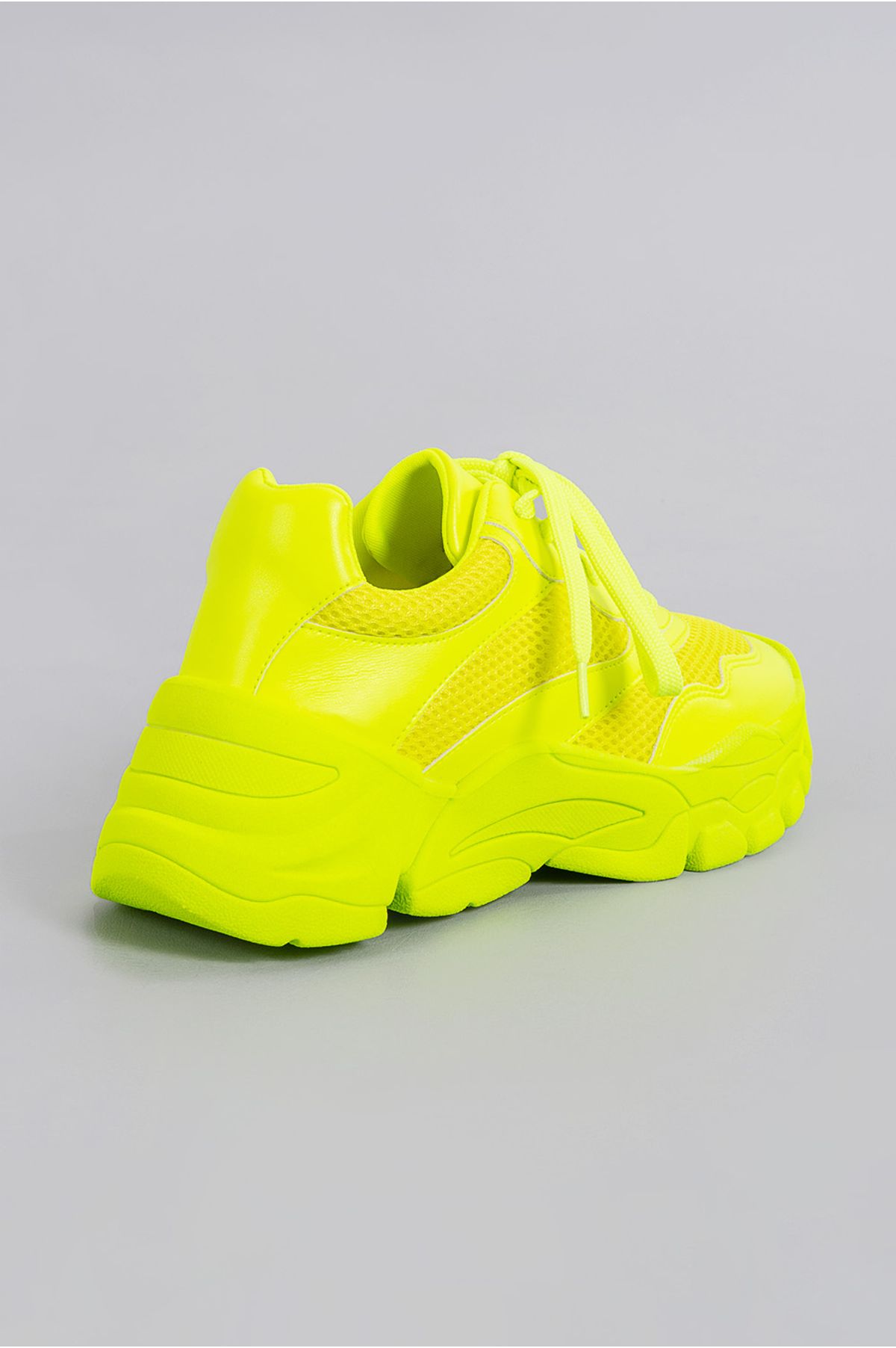 tenis feminino amarelo neon