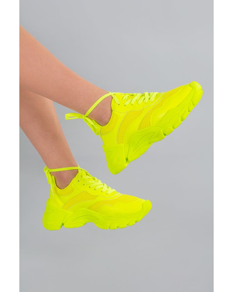 tenis fila amarelo feminino