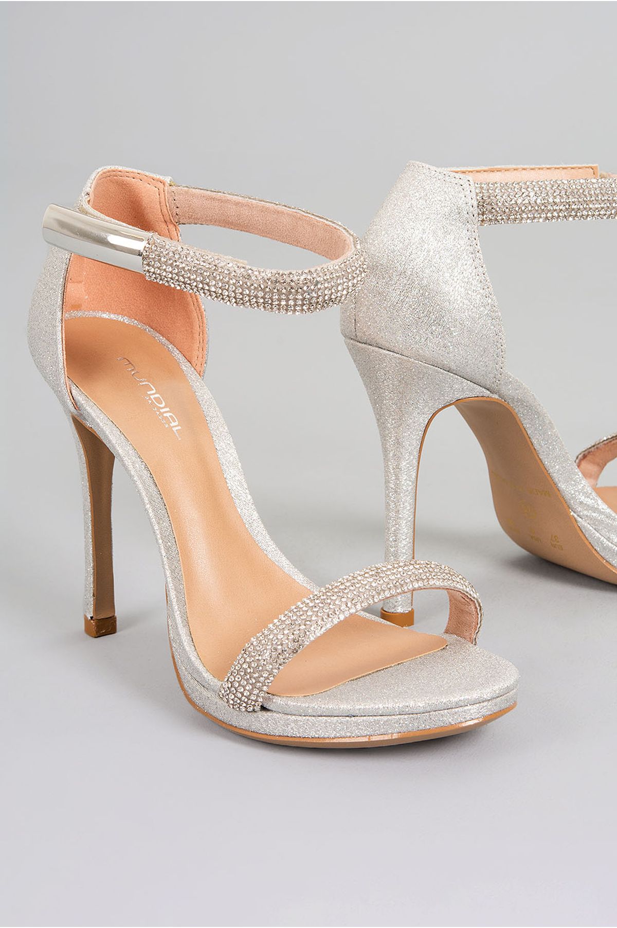 salto alto com brilho