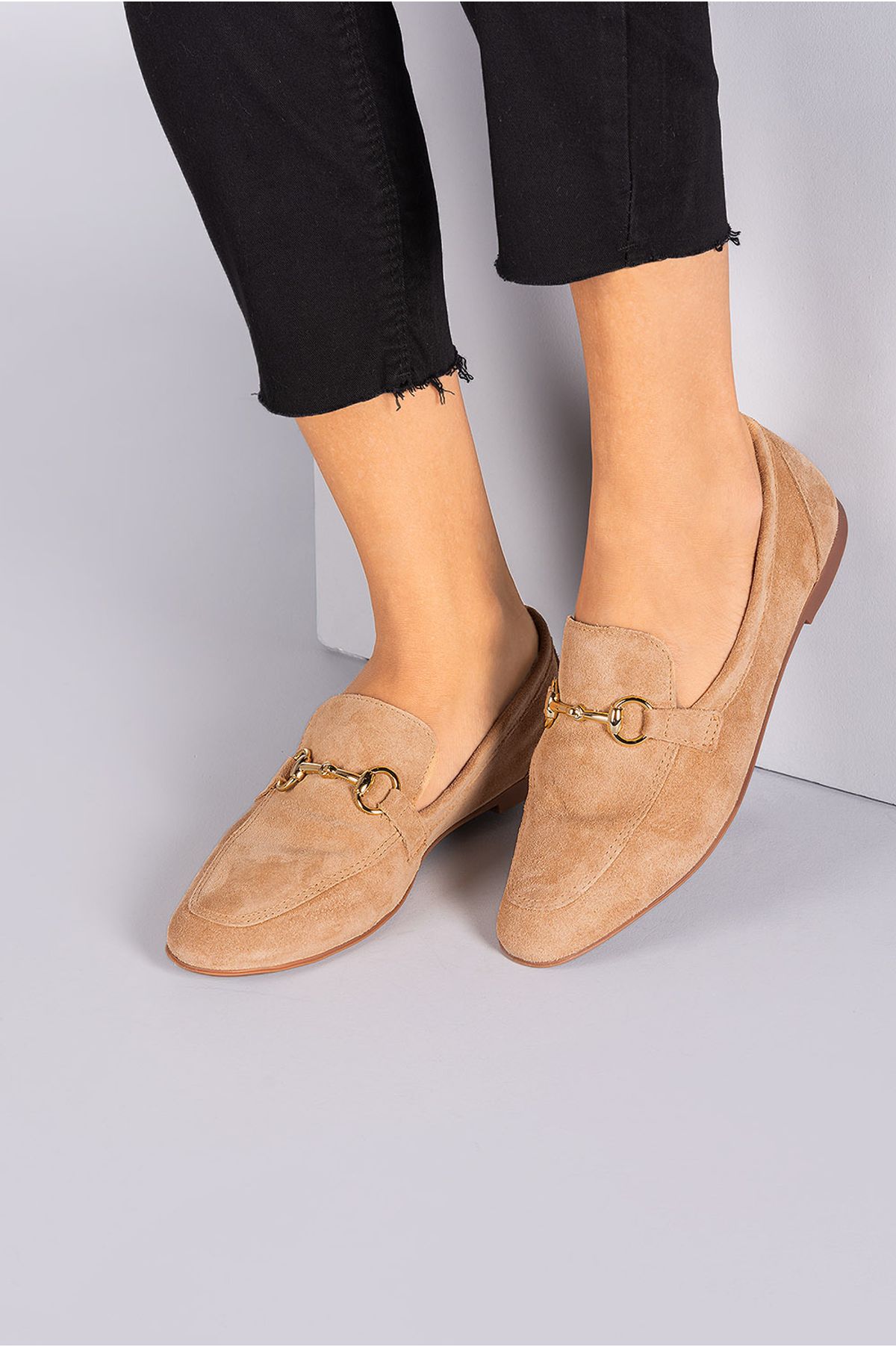 mocassim bege feminino